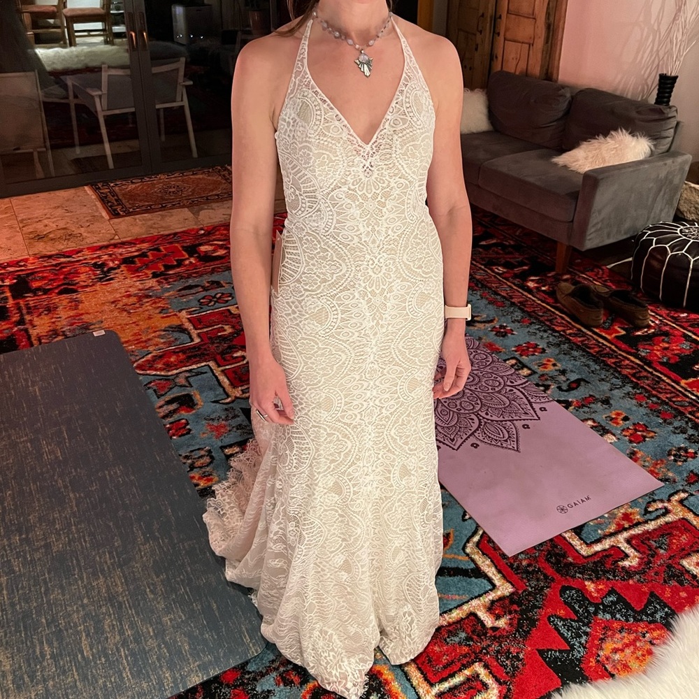 Ivory lace BHLDN Reno wedding dress size 4. NEW, unaltered, never worn.